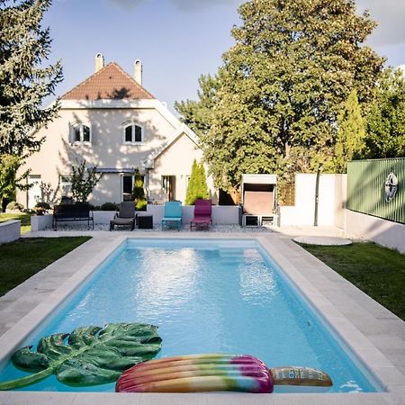 Manor Apartments, チョパク エクステリア 写真
