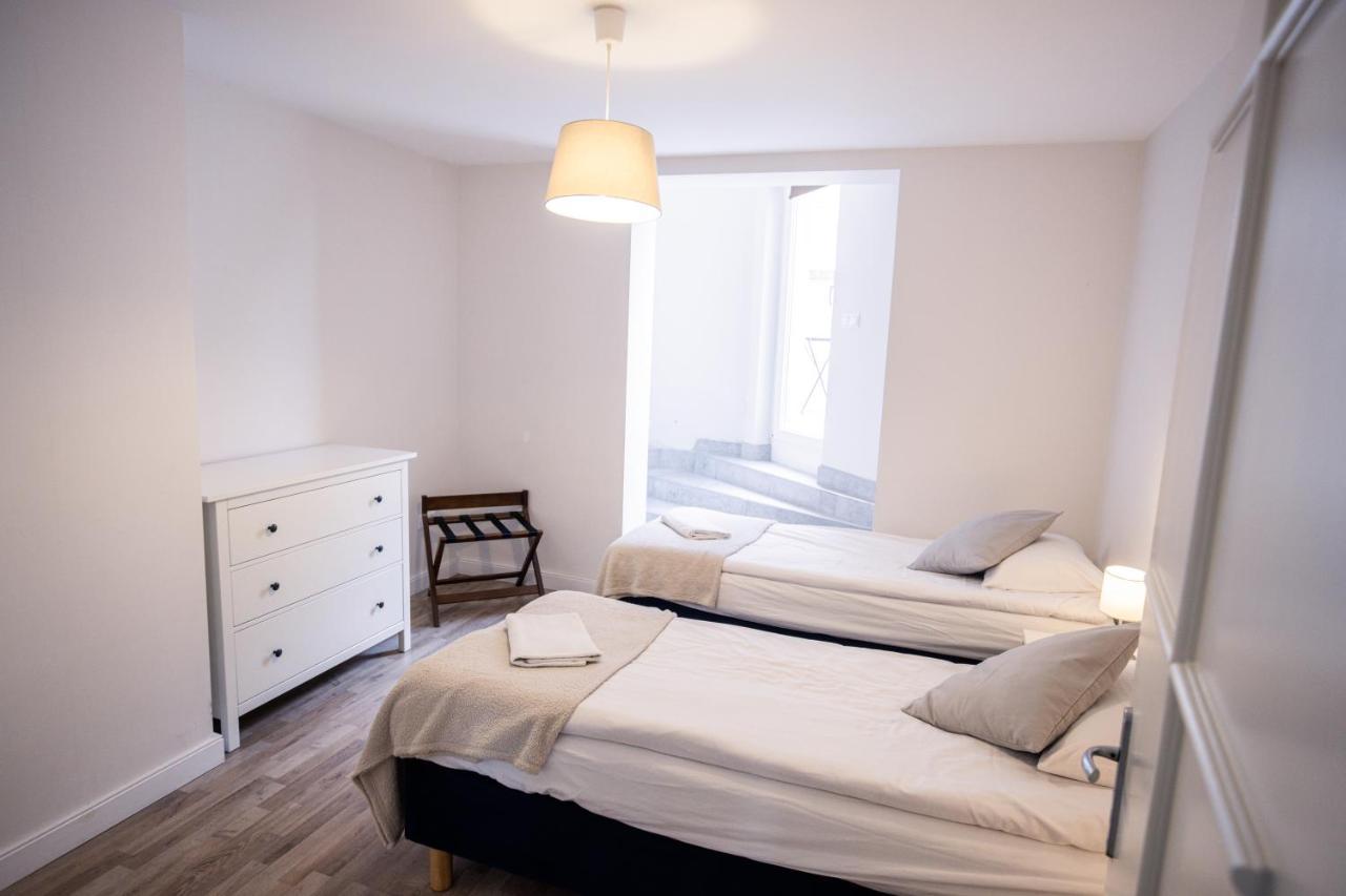 Manor Apartments, チョパク エクステリア 写真