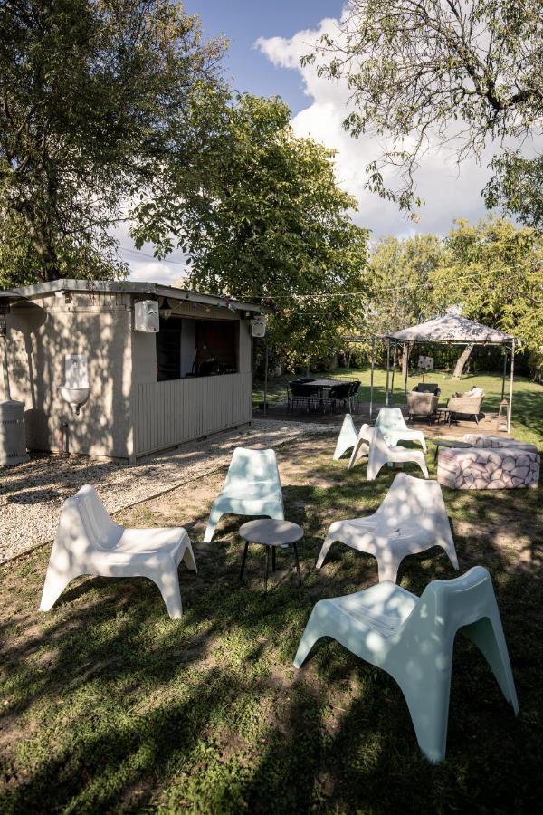Manor Apartments, チョパク エクステリア 写真