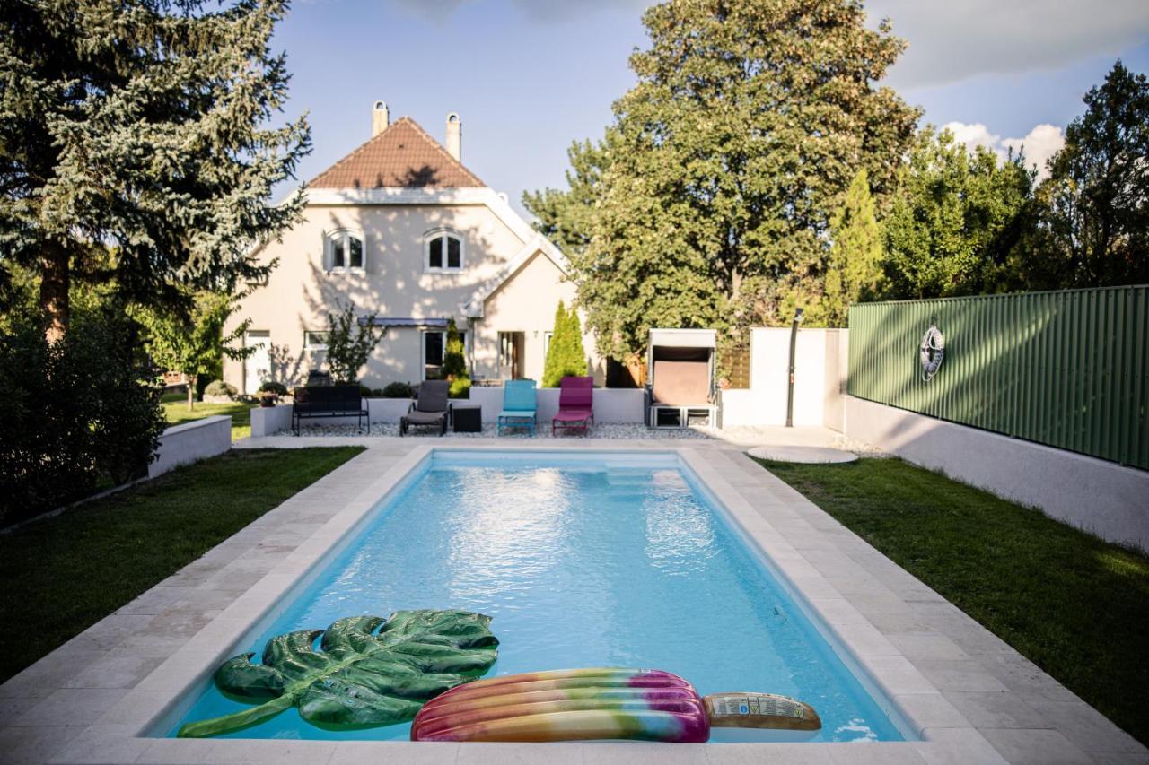 Manor Apartments, チョパク エクステリア 写真