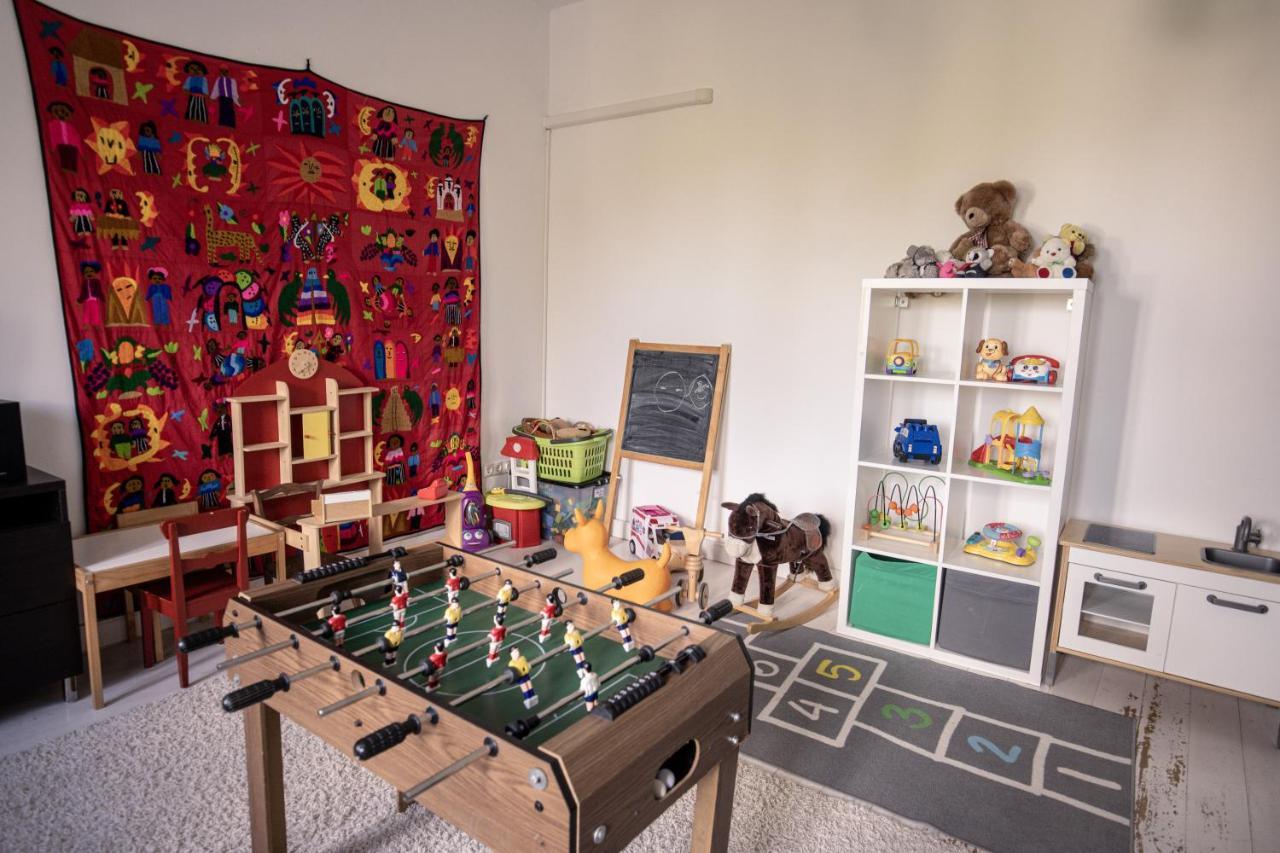 Manor Apartments, チョパク エクステリア 写真