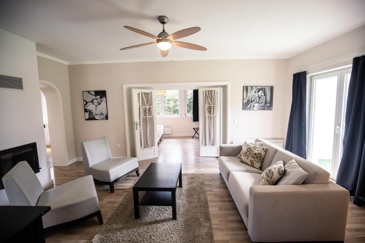 Manor Apartments, チョパク エクステリア 写真
