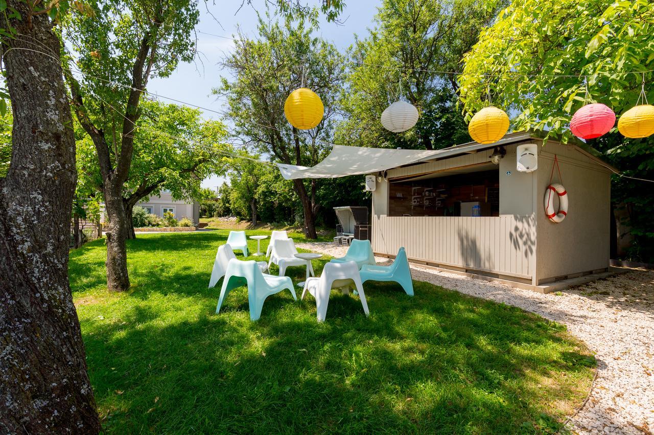 Manor Apartments, チョパク エクステリア 写真